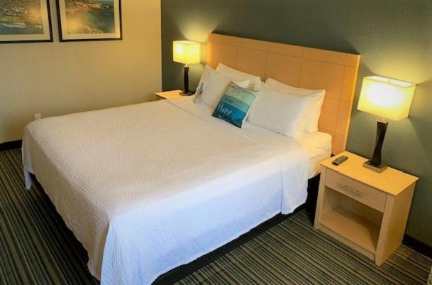 Standard Room, 1 King Bed, Patio (First Floor),1310425480:JPEG