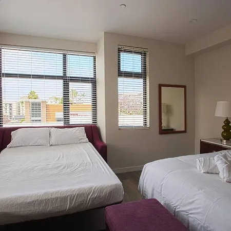 Downtown View 4 Sleepers Studio- Great For Getaway-3