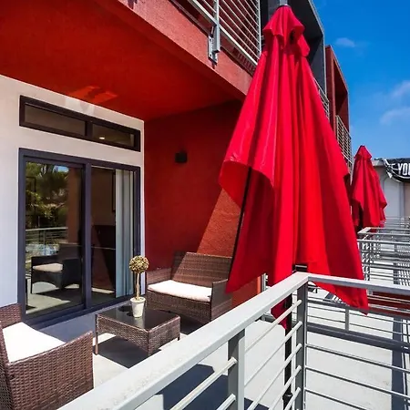 Cute Studio With Large Balcony And Great Park View-3